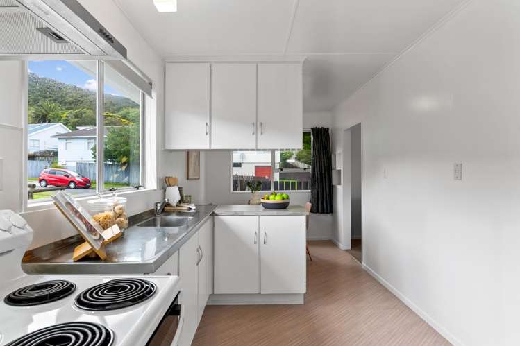 19 Antrim Crescent Wainuiomata_13