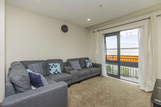 2q/10 Crown Lynn Place New Lynn_4