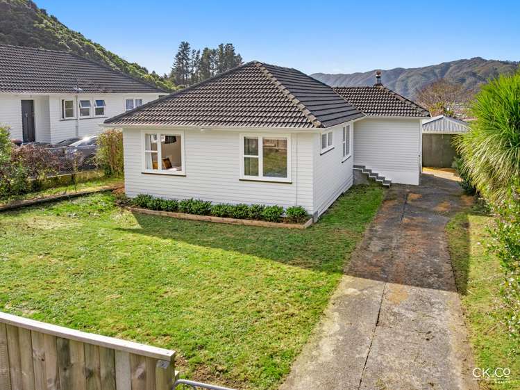 5 Reid Road Wainuiomata_15