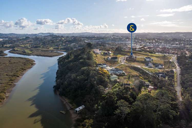 11 Awanui Road Red Beach_39