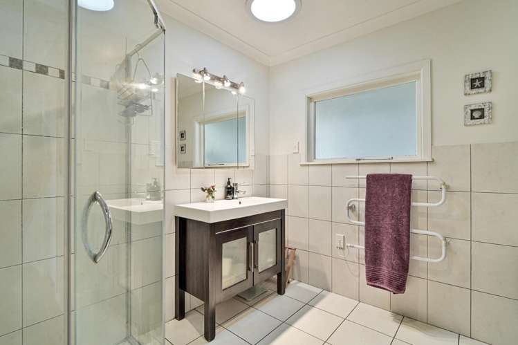 264 Paki Paki Road Longlands_20