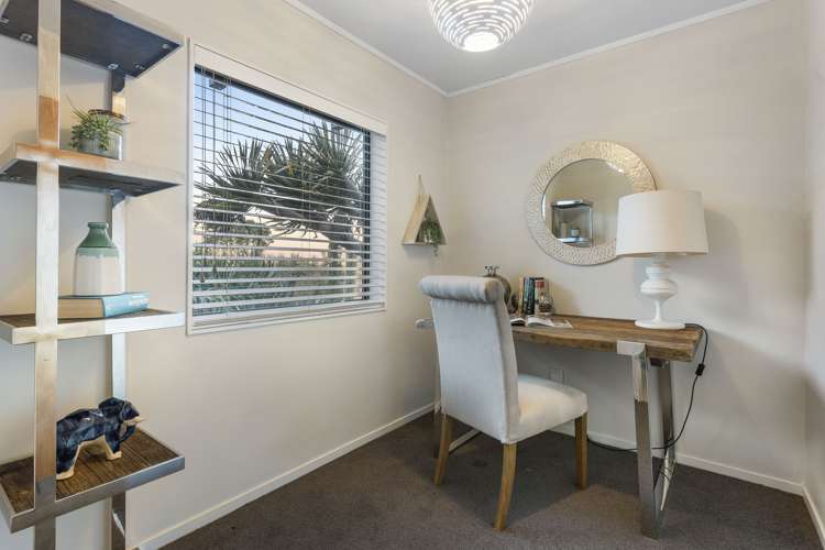 1/6 Honeysuckle Lane Mairangi Bay_14