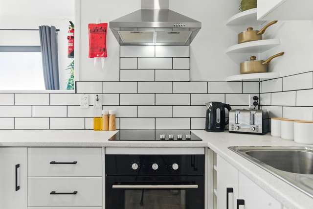 LOOK!  $749,000 -  Deadline 3rd June 2025