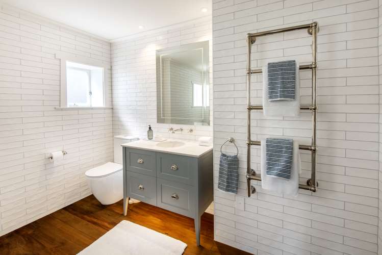 111 Vauxhall Road Narrow Neck_15