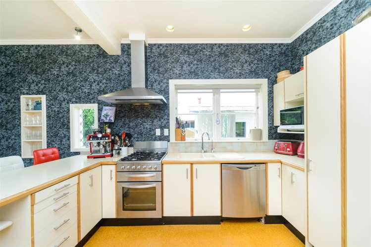 27 High Street Bulls_14