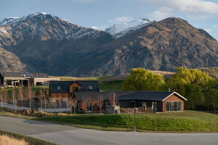 82 Threepwood Road Dalefield/Wakatipu Basin_22