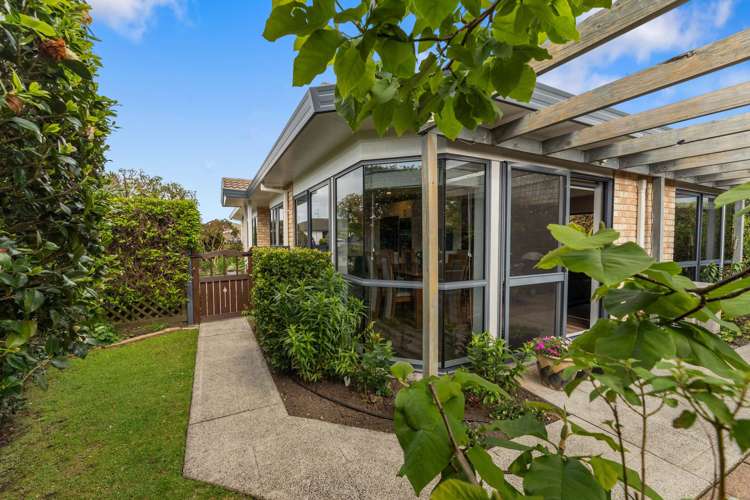 24 Ocean Crest Papamoa Beach_17