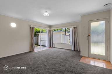 2/16 Mannering Place_3