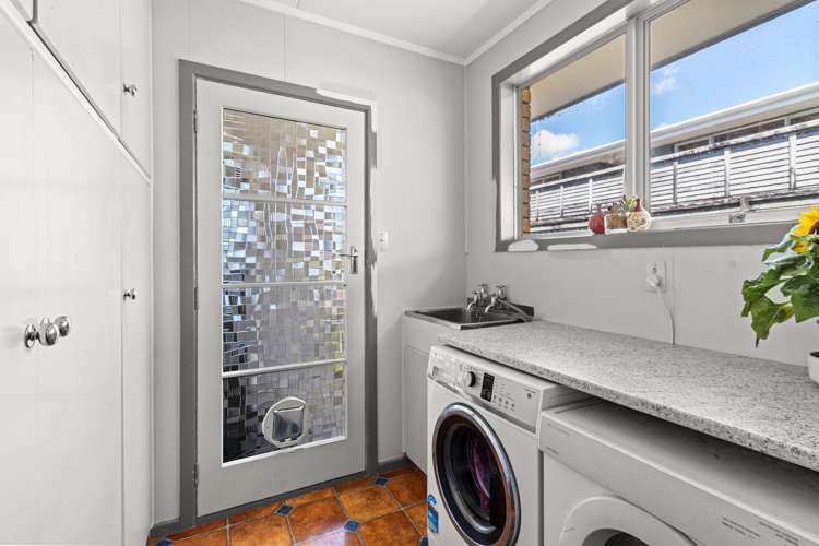 6 Carlton Terrace Westown_17