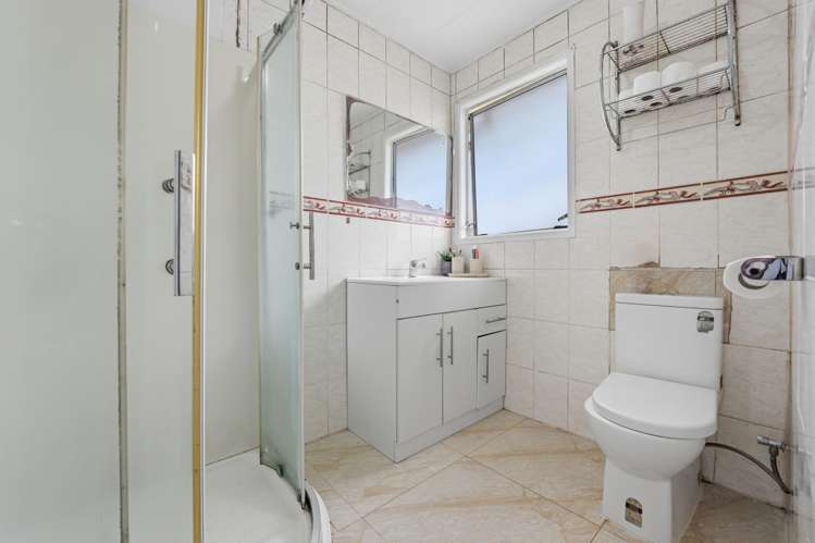 16 Robertson Road Mangere_10