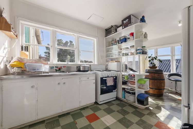 84 Roberts Road_4