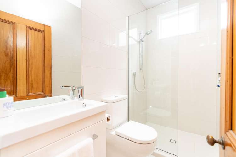 8 Carrington Street Mount Cook_12