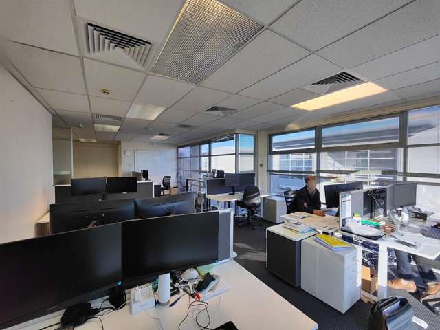 17B Leslie Hills Drive Riccarton_4