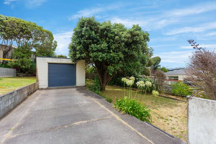 22 Marine Parade Otaki Beach_18