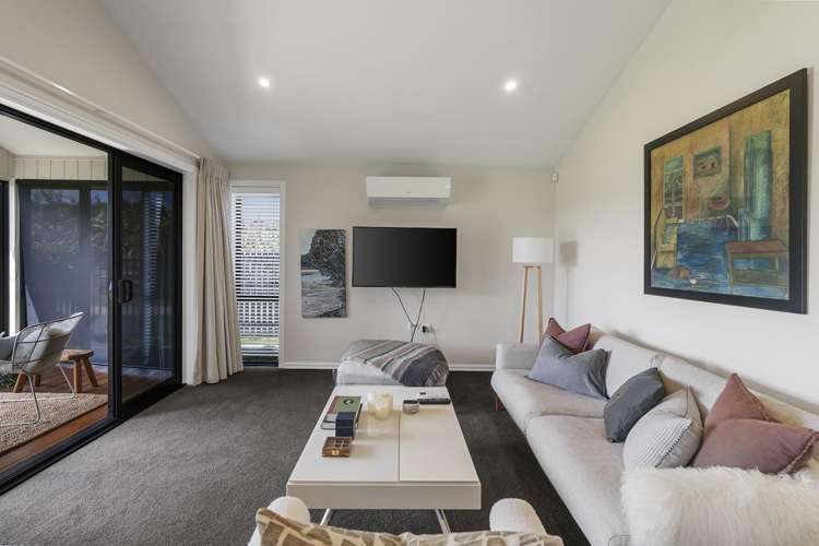 102/14 Terry Came Drive Cambridge_5