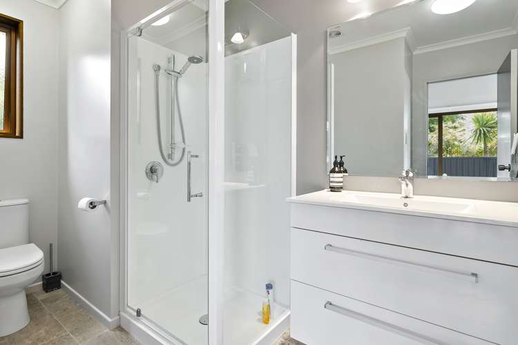 16 Bayne Terrace Macandrew Bay_15