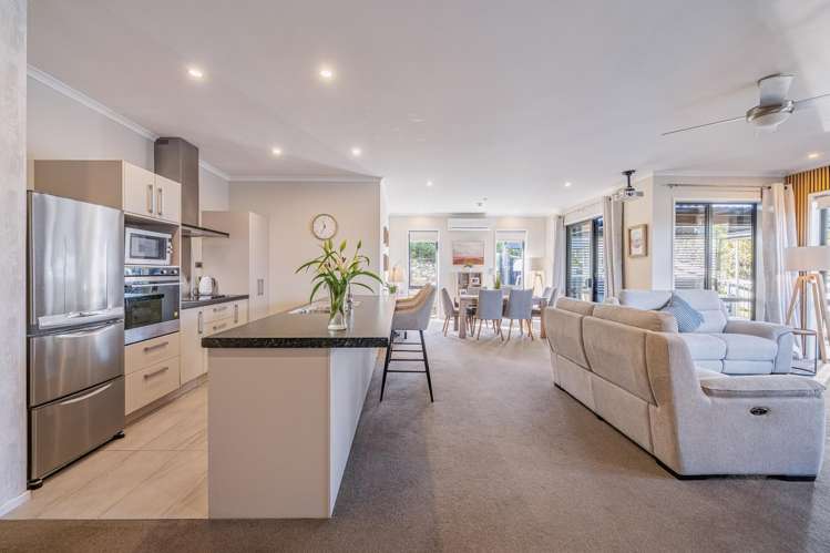 27 Percy Kinsman Crescent Riverstone Terraces_6