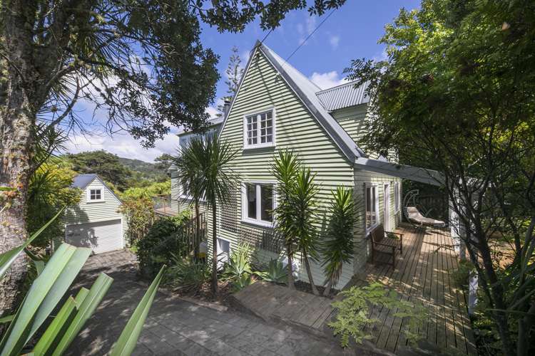 14 Highland Avenue Titirangi_11