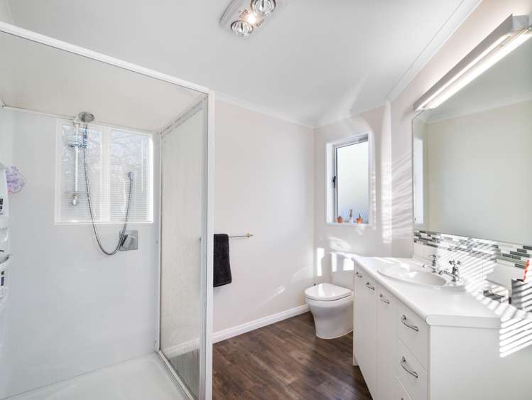 15 Sutton Place Dallington_13