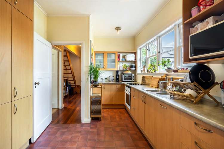 63 Old Lake Road Narrow Neck_6