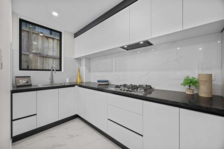 17 Bremner Ridge Street Flat Bush_12