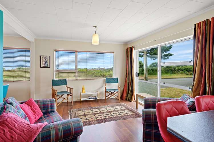 22 Marine Parade Otaki Beach_6