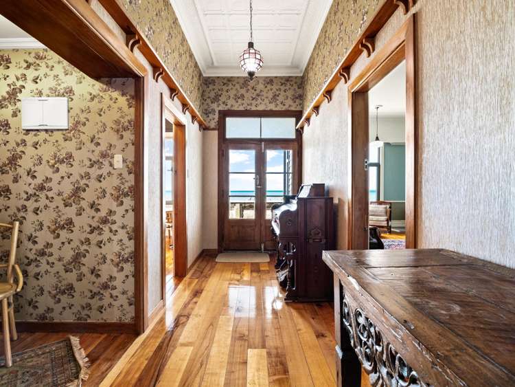 2 Wood Street Kaka Point_11