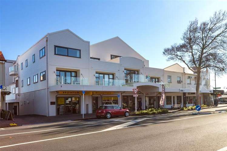 8/5 Cook Street Howick_13