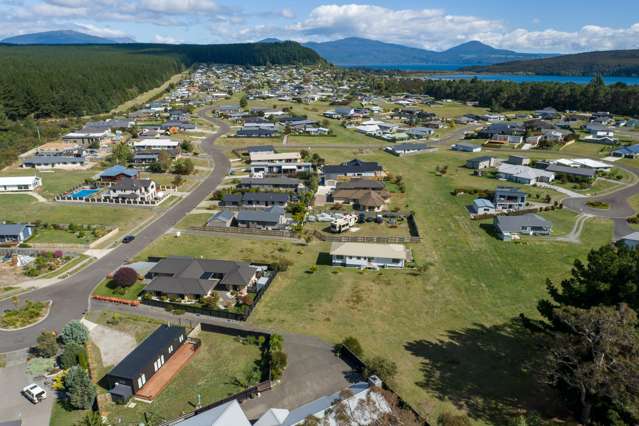The Smart Move: Motuoapa House and Land