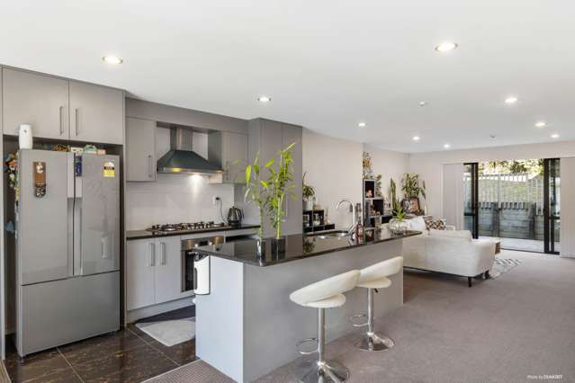 8/75 Tamahere Drive Glenfield_4