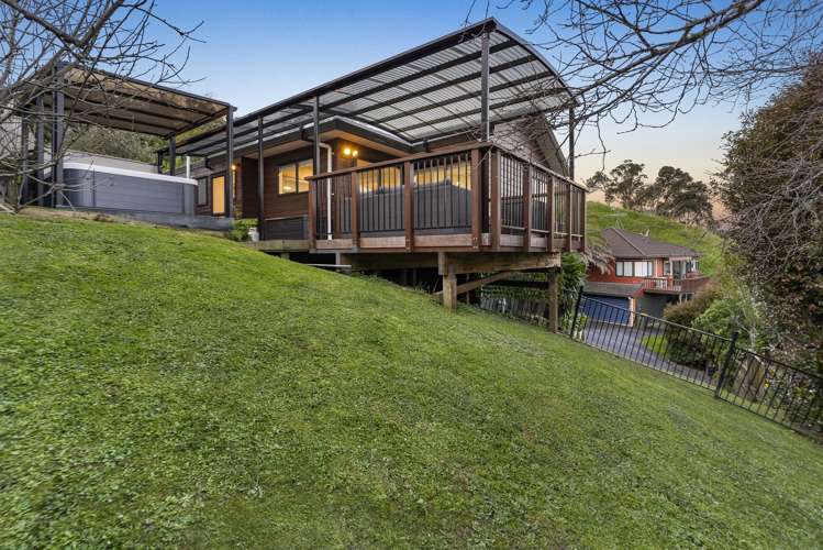 1/6 Honeysuckle Lane Mairangi Bay_3