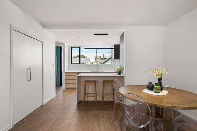 B/96 Apu Crescent 1297_4