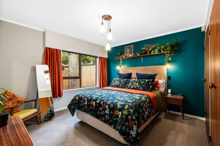 2 Pohue Grove Stokes Valley_16