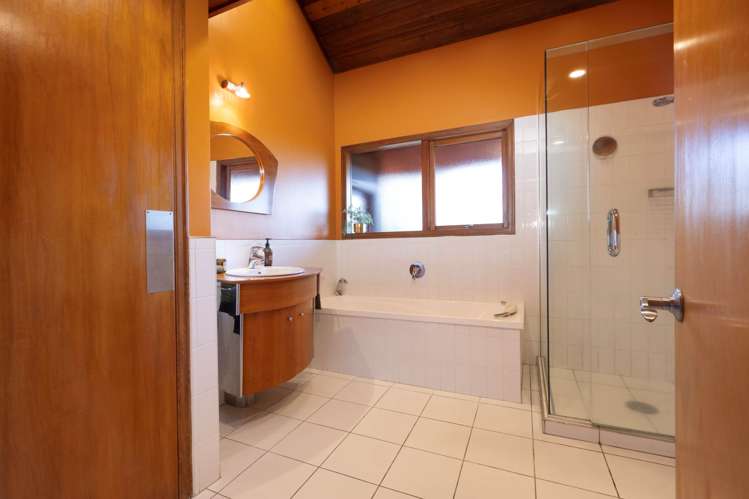 11a Longfellow Parade Glen Eden_20