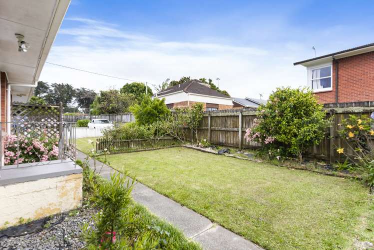 2/34 Lake Pupuke Drive Takapuna_14