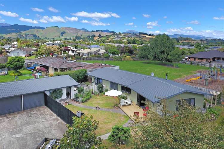 11 Malthouse Crescent Brightwater_1