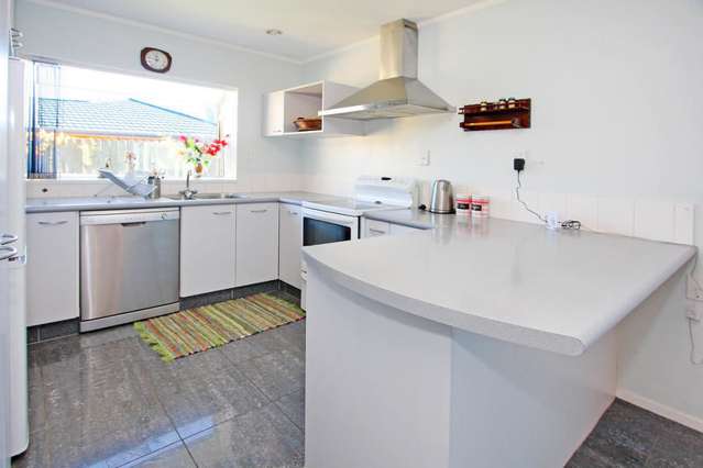 11 Settlers Cove Manurewa_1