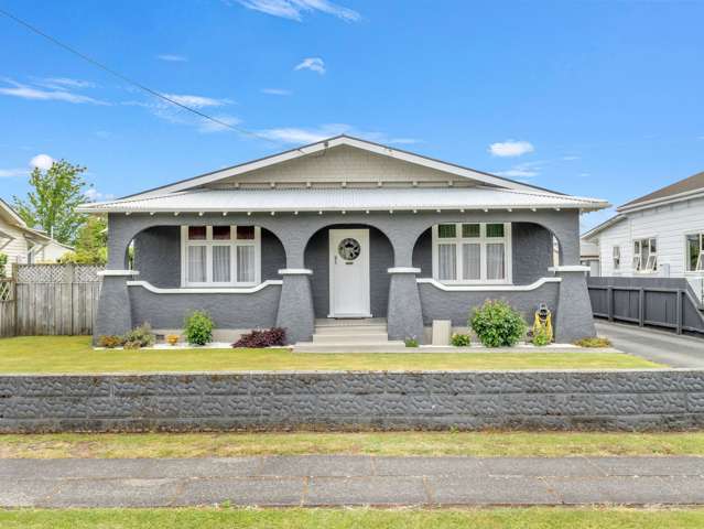 Exquisite Family Bungalow!