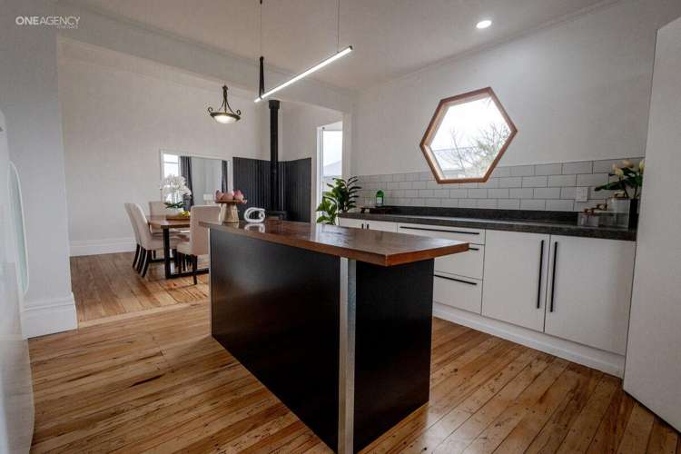 86 Bealey Street Hokitika_12