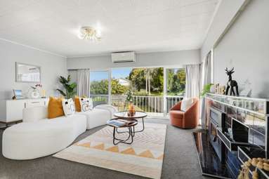 4 Meadow Crescent_2