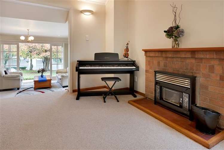 19 Achilles Crescent Narrow Neck_15