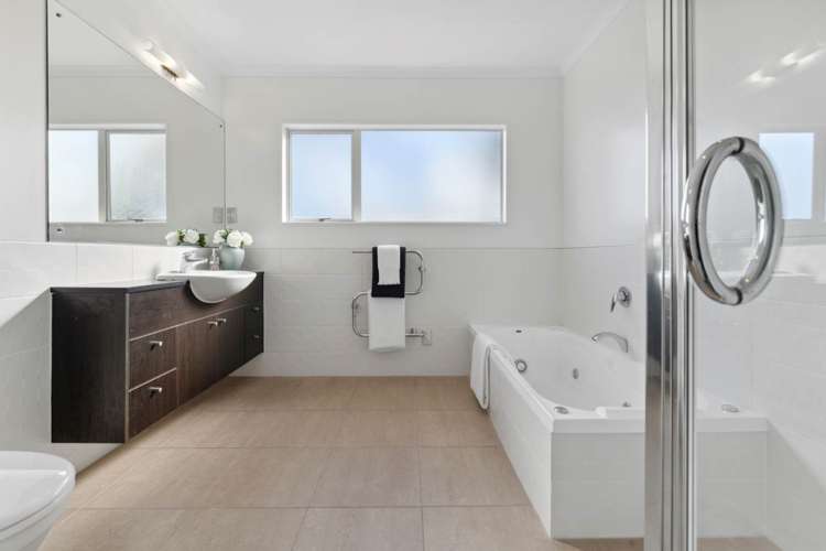 24 Bridgefield Crescent Flat Bush_17