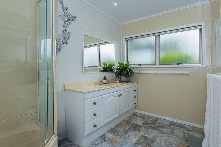 54 Fairway Drive Kamo_15