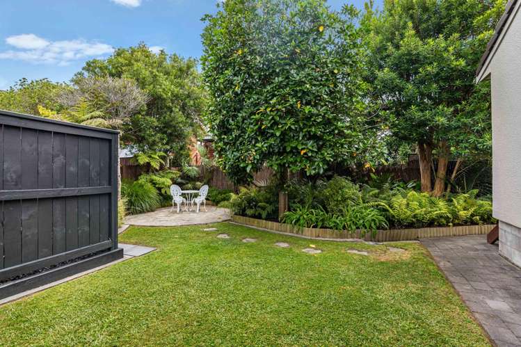 3/3 Marie Avenue Red Beach_32