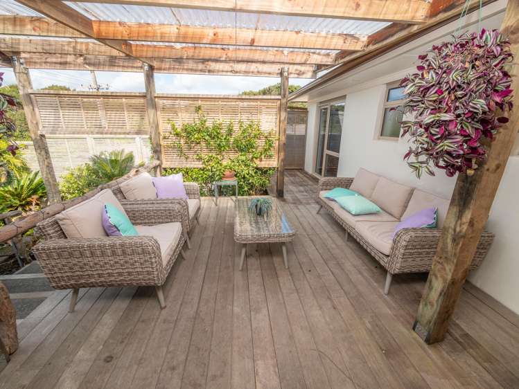 16 Rangikapiti Road Coopers Beach_25