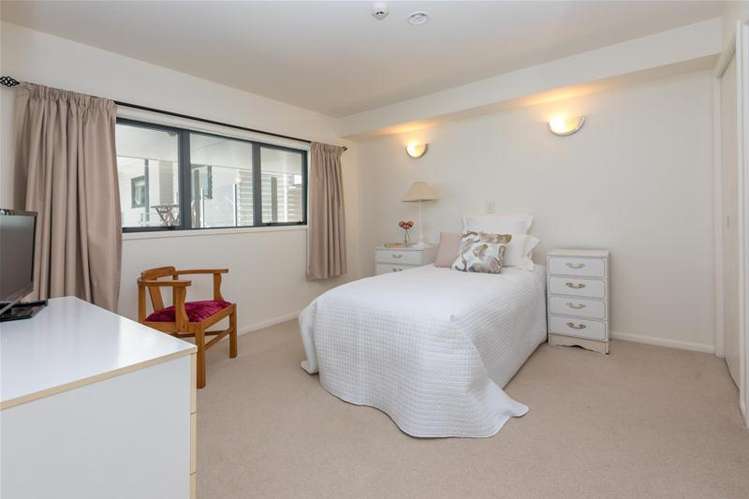 8/5 Cook Street Howick_6