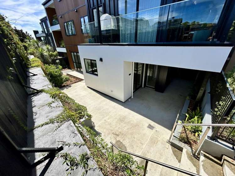 10/64 (64c) Coronation Road 1712_14