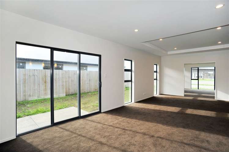 40 Vernon Drive Lincoln_2