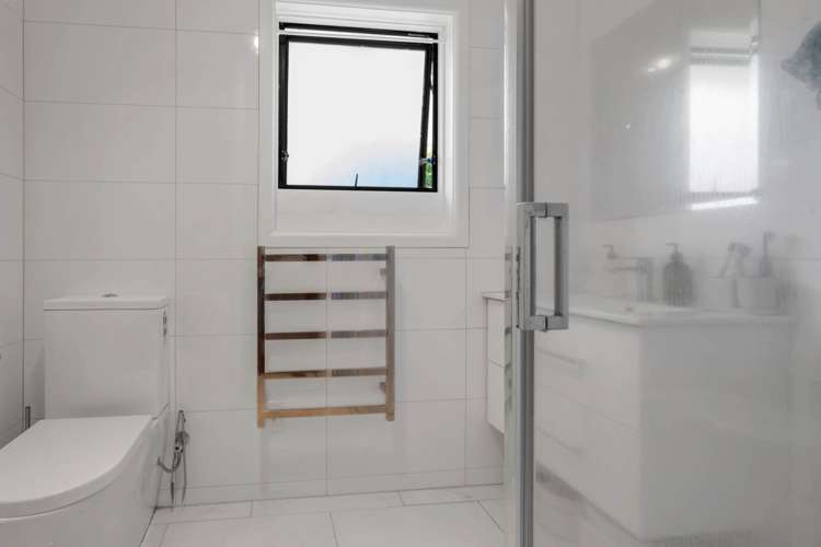 2/1 Grassways Avenue Pakuranga_11