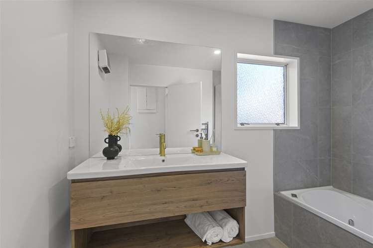 49c Lakewood Drive Burwood_11